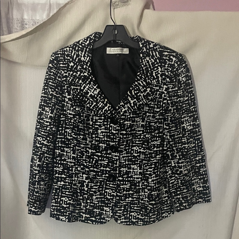 Tahari Black and White Patterned Blazer